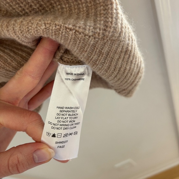 Light brown oversized 100% cashmere cardigan - Picture 2 of 3